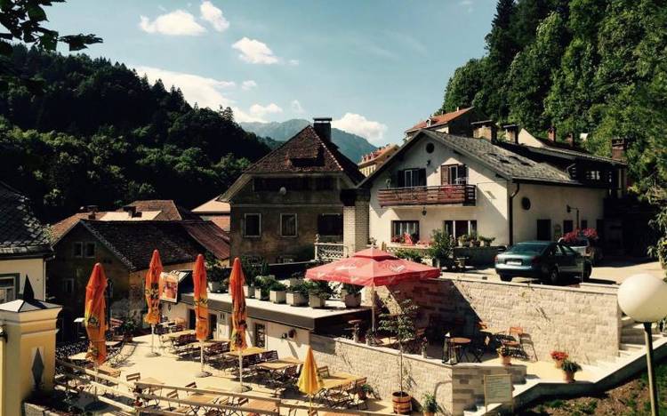 Pizzerija Pod gradom